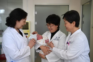 关于供卵代怀生子代生生男孩